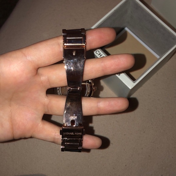 Rose gold Michael Kors watch - Picture 6 of 6